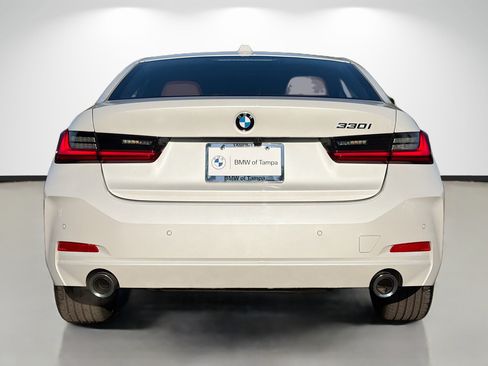 Used 2025 BMW 330i Sedan image 4