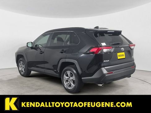 Used 2025 Toyota RAV4 XLE image 3