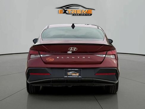 Used 2025 Hyundai Elantra Sport FWD image 5