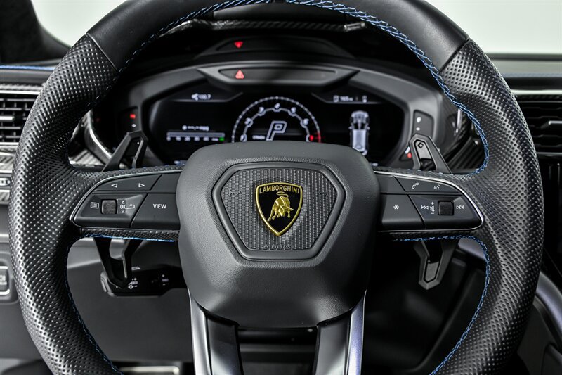 Used 2022 Lamborghini Urus AWD/4WD image 43