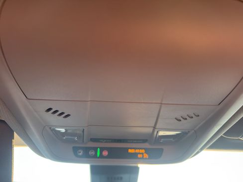 Used 2020 Chevrolet Equinox LS w/ LS Convenience Package FWD image 22