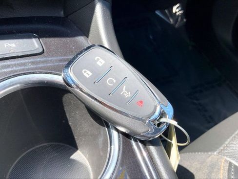Used 2022 Chevrolet Equinox Premier AWD/4WD image 10