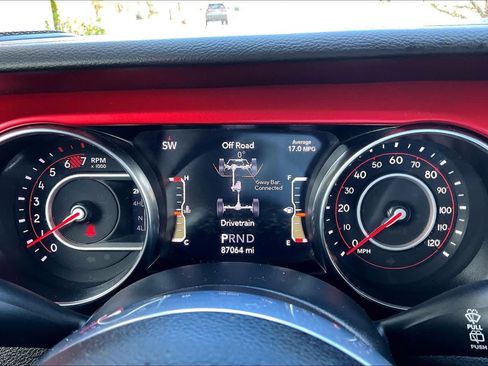 Used 2022 Jeep Wrangler Unlimited Rubicon w/ Cold Weather Group AWD/4WD image 24