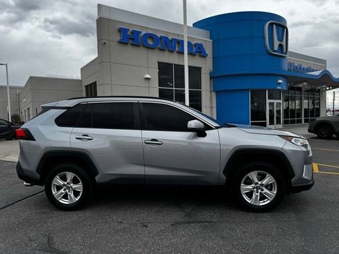 Used 2021 Toyota RAV4 XLE image 4