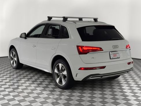 Used 2024 Audi Q5 2.0T Premium w/ Convenience Package AWD/4WD image 3