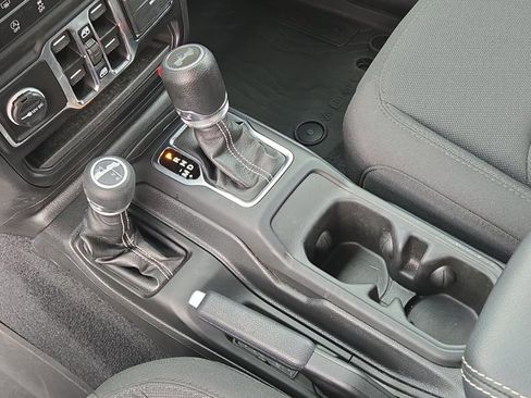 Used 2023 Jeep Wrangler Unlimited Sahara image 30