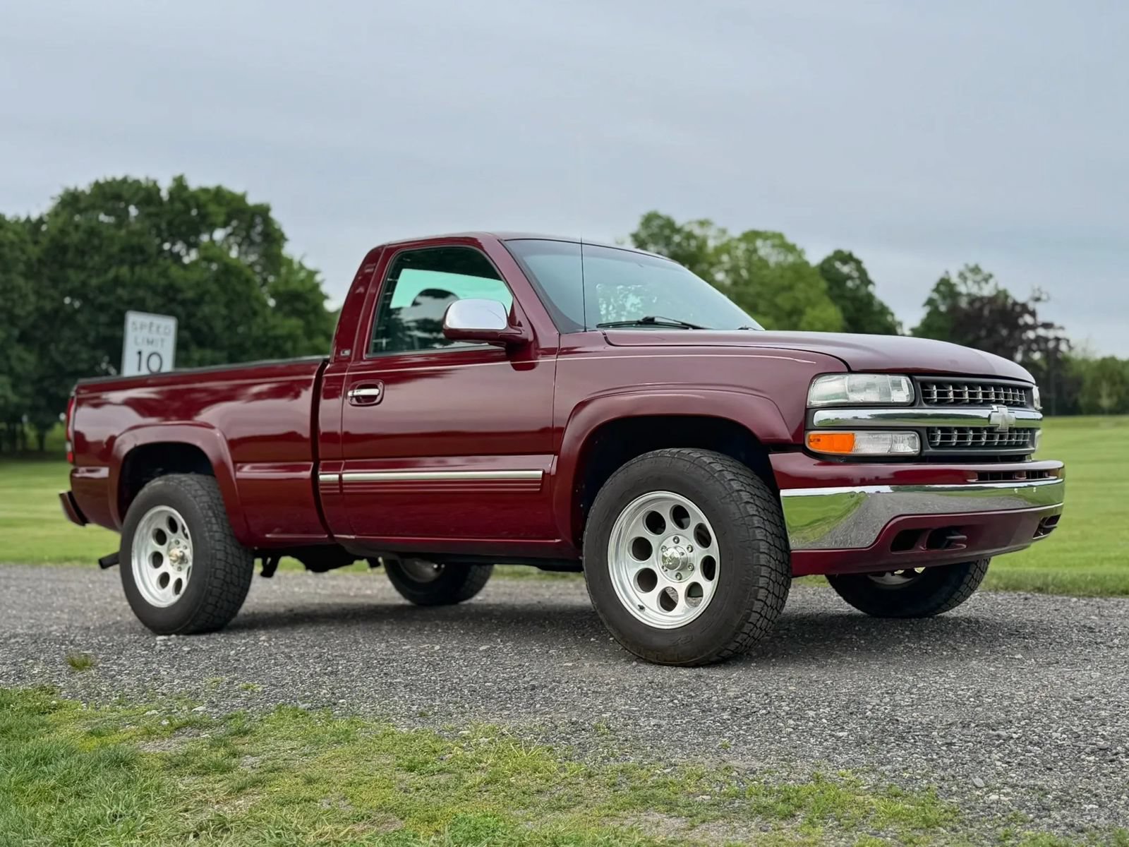 Used 2001 Chevrolet Silverado 1500 LS w/ Off-Road Chassis Pkg AWD/4WD image 3