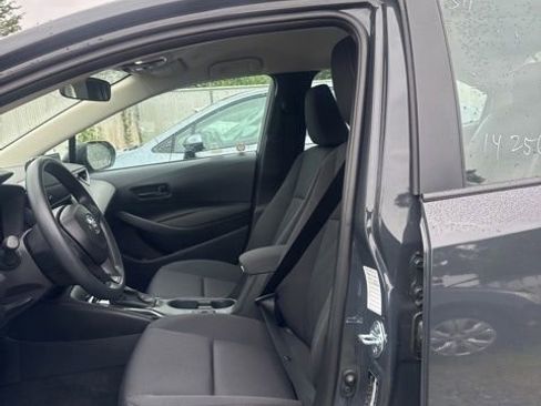 Used 2026 Toyota Corolla LE FWD image 4
