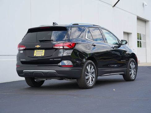 Used 2024 Chevrolet Equinox Premier AWD/4WD image 3