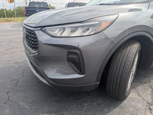 Certified 2025 Ford Escape Active w/ Cold Weather Package FWD image 5