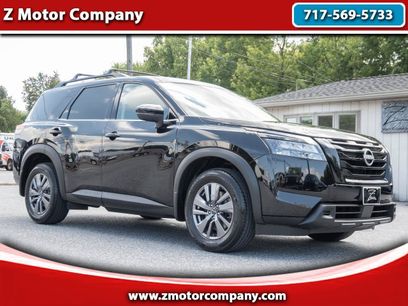 Used 2024 Nissan Pathfinder SV w/ Black Appearance Package