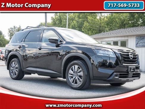 Used 2024 Nissan Pathfinder SV w/ Black Appearance Package AWD/4WD image 1