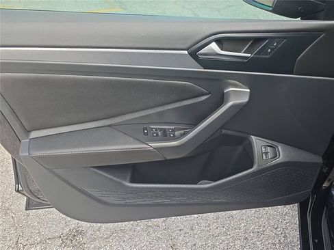 Used 2024 Volkswagen Jetta SE FWD image 14