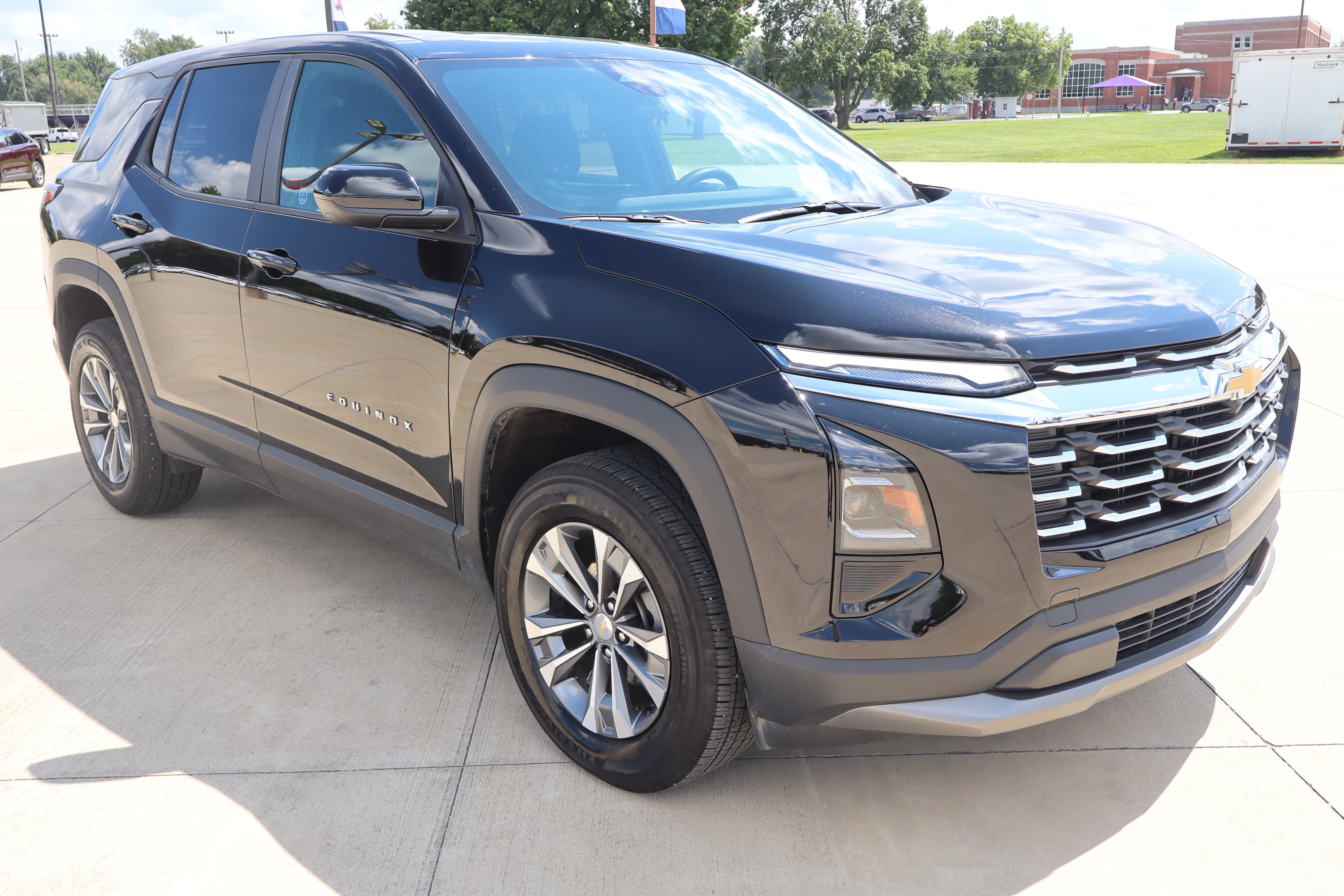Used 2026 Chevrolet Equinox LT FWD image 3