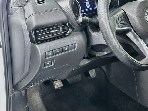 Used 2024 Nissan Sentra SV FWD image 16