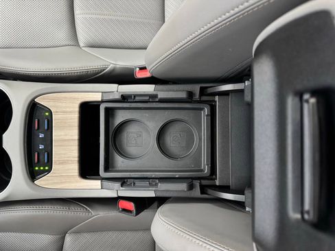 Used 2021 Toyota Venza Limited w/ Advanced Technology Package AWD/4WD image 33