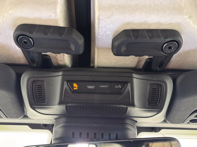 Used 2026 Jeep Wrangler Unlimited Sahara AWD/4WD image 14