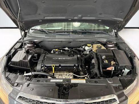 Used 2014 Chevrolet Cruze LS FWD image 24