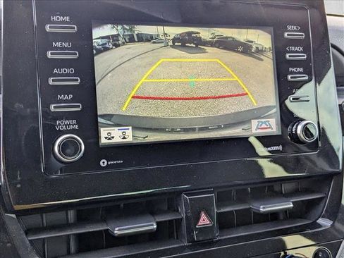 Used 2022 Toyota Camry SE image 12