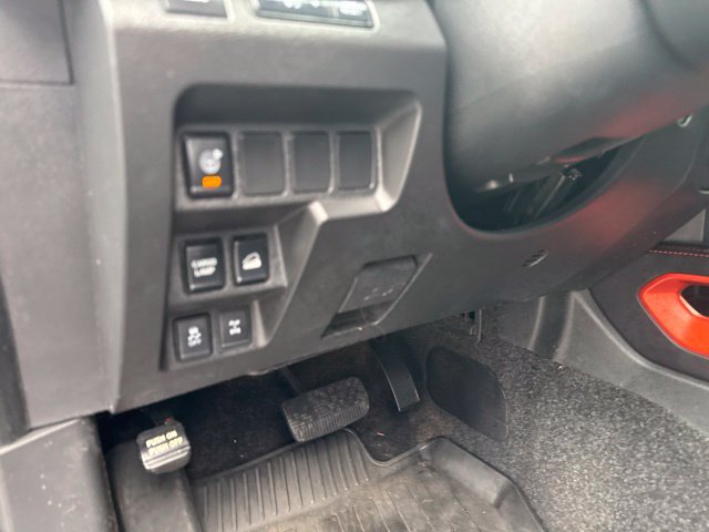 Used 2024 Nissan Frontier PRO-4X w/ Technology Package AWD/4WD image 17
