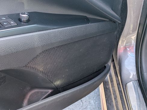 Used 2018 Toyota Camry XSE image 16