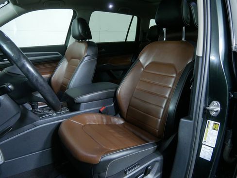 Used 2021 Volkswagen Atlas SEL Premium image 13