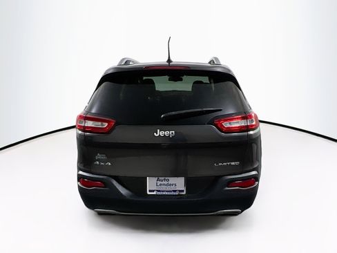 Used 2017 Jeep Cherokee Limited w/ Luxury Group AWD/4WD image 6