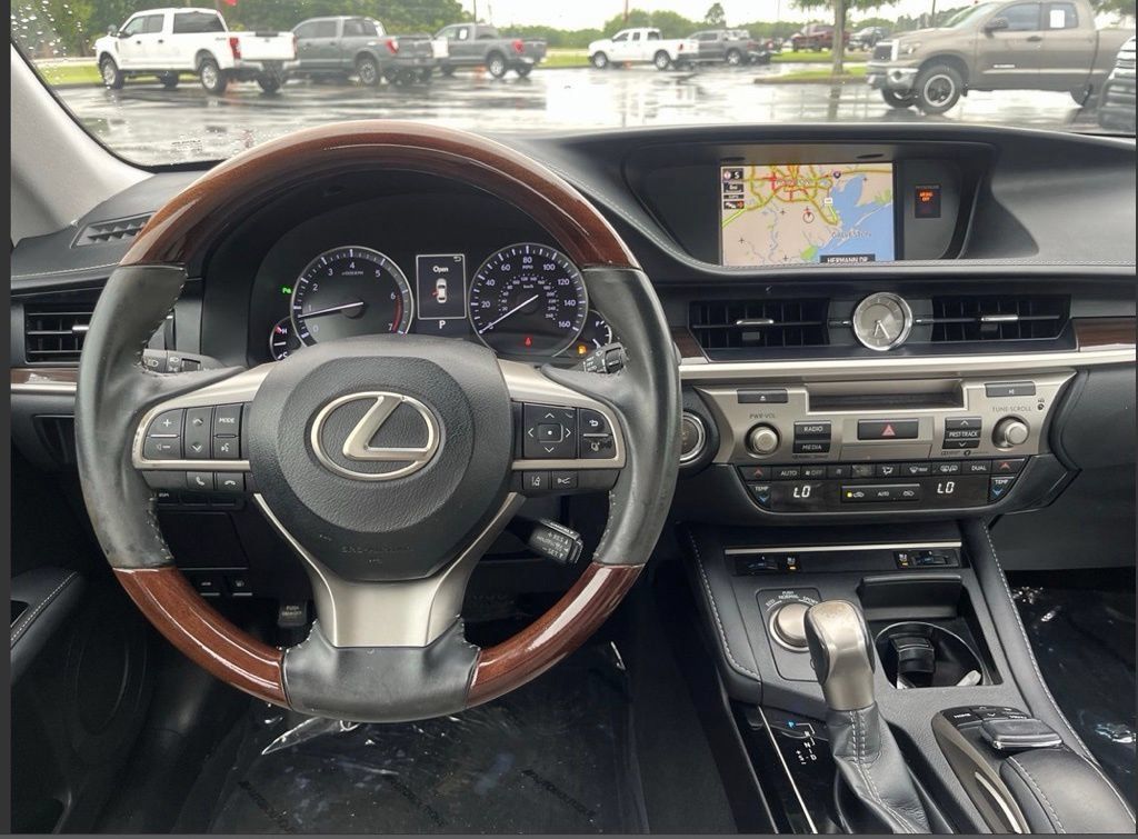 Used 2018 Lexus ES 350 w/ Navigation System Package FWD image 10