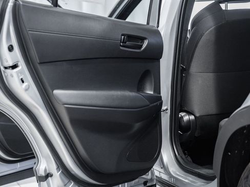 Used 2024 Toyota Corolla Cross SE image 31