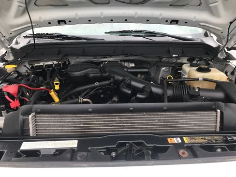 Used 2016 Ford F550 2WD Regular Cab Super Duty image 55