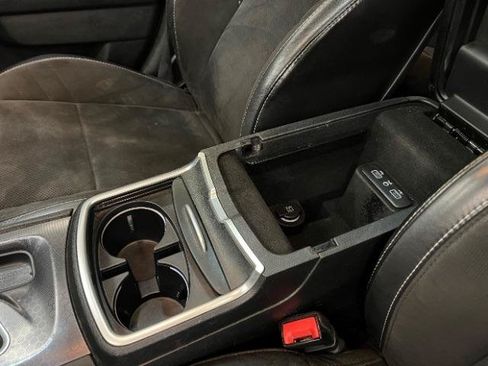 Used 2017 Dodge Charger SRT w/ Harman/Kardon Audio Group RWD image 22