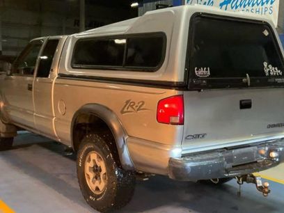 Used 2000 Chevrolet S10 Pickup 4x4 Extended Cab w/ Preferred Equipment Group