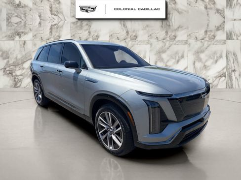 Used 2026 Cadillac Vistiq Sport w/ LPO, Floor Liner Package AWD/4WD image 3