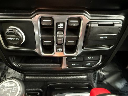 Used 2021 Jeep Wrangler Unlimited Sahara AWD/4WD image 44
