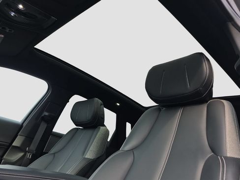 Used 2024 Cadillac Lyriq Tech RWD image 8