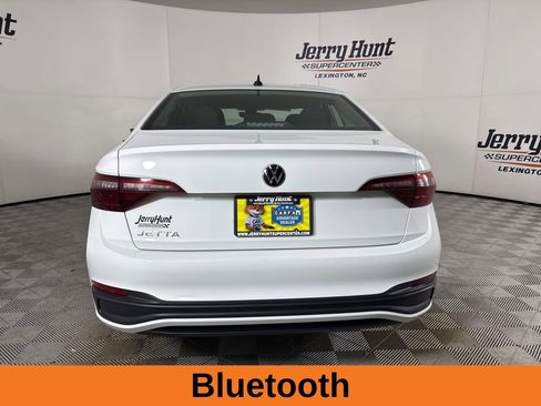 Used 2022 Volkswagen Jetta S image 6