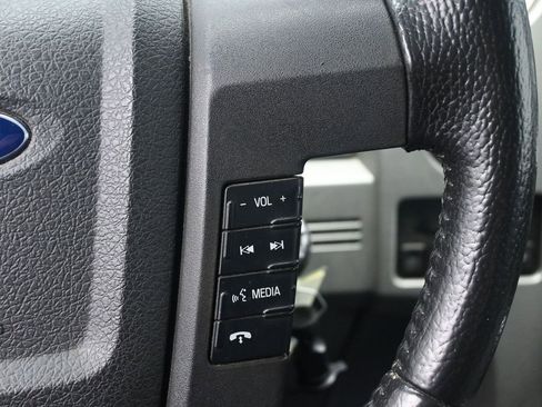 Used 2014 Ford F150 Lariat w/ Lariat Chrome Package image 13