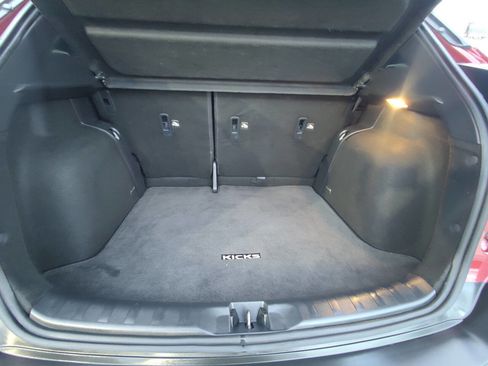 Used 2019 Nissan Kicks SR image 19