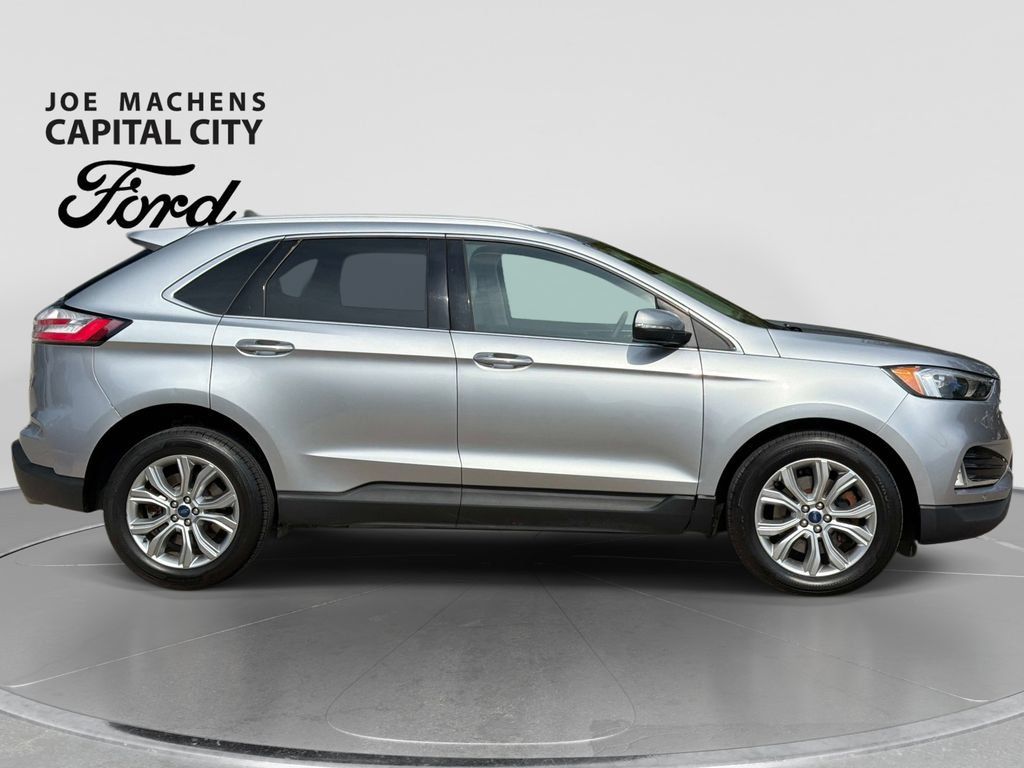 Used 2022 Ford Edge Titanium AWD/4WD image 3