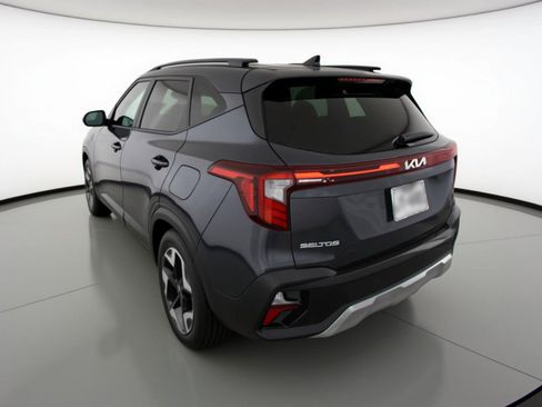 Used 2025 Kia Seltos S image 6
