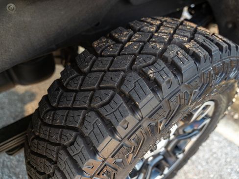 Used 2025 Chevrolet Silverado 1500 ZR2 image 37