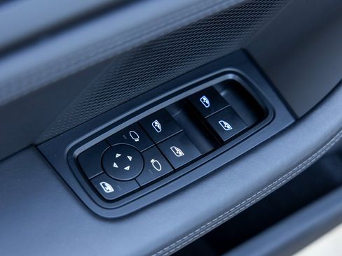 Certified 2023 Porsche Taycan Turbo image 22