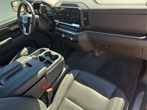 Used 2025 GMC Sierra 1500 SLT image 11
