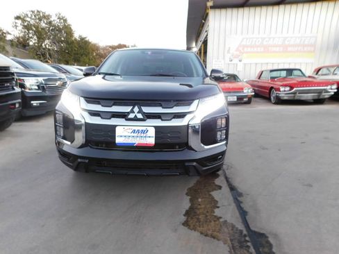 Used 2022 Mitsubishi Outlander Sport SE image 2