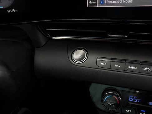 Used 2022 Hyundai Elantra N FWD image 13