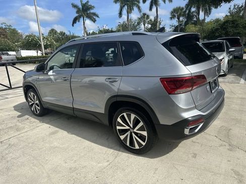Used 2024 Volkswagen Taos SE FWD image 36