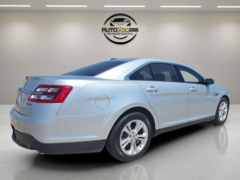Used 2018 Ford Taurus SE image 7