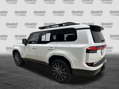 Used 2025 Lexus GX 550 w/ Accessory Package (2T) image 9