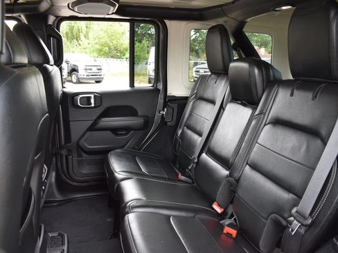 Used 2022 Jeep Wrangler Unlimited Sahara w/ LED Lighting Group AWD/4WD image 22