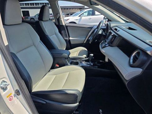 Used 2016 Toyota RAV4 Limited FWD image 17